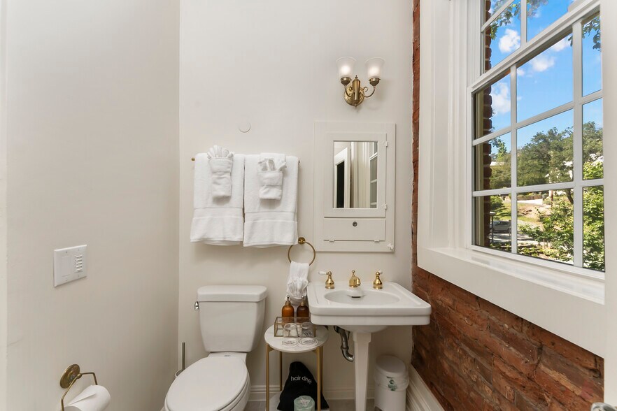 More Photos Of 14202 S State Highway 49, Amador City Hotel For Sale