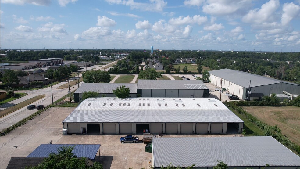 More Photos Of 12543 Perry Rd, Houston Warehouse For Sale