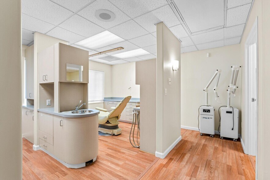 More Photos Of 1041 McKeever Ave, Hayward Medical For Sale
