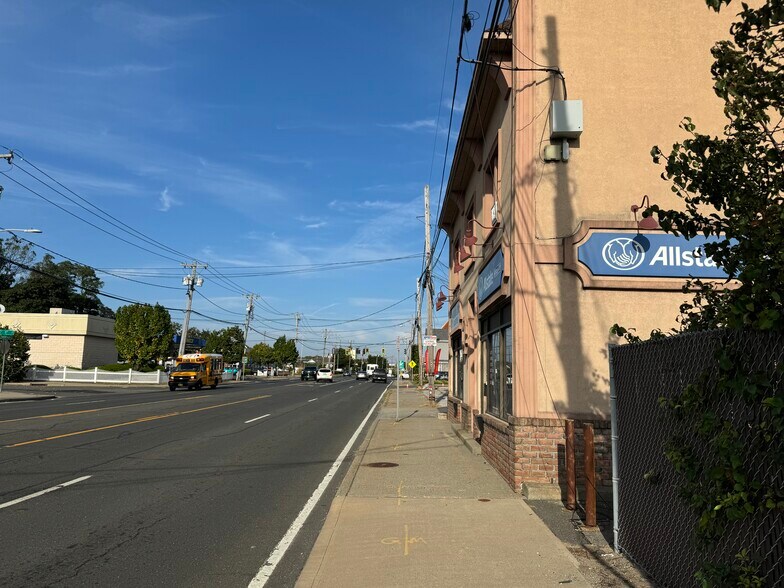 More Photos Of 51-53 W Montauk Hwy, Lindenhurst Storefront Retail Residential For Sale