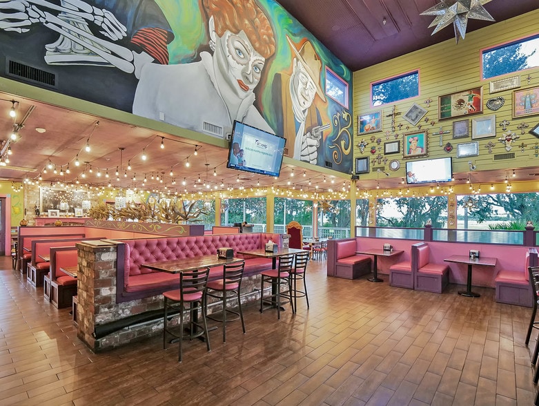 More Photos Of 960062 Gateway Blvd, Fernandina Beach Restaurant For Sale