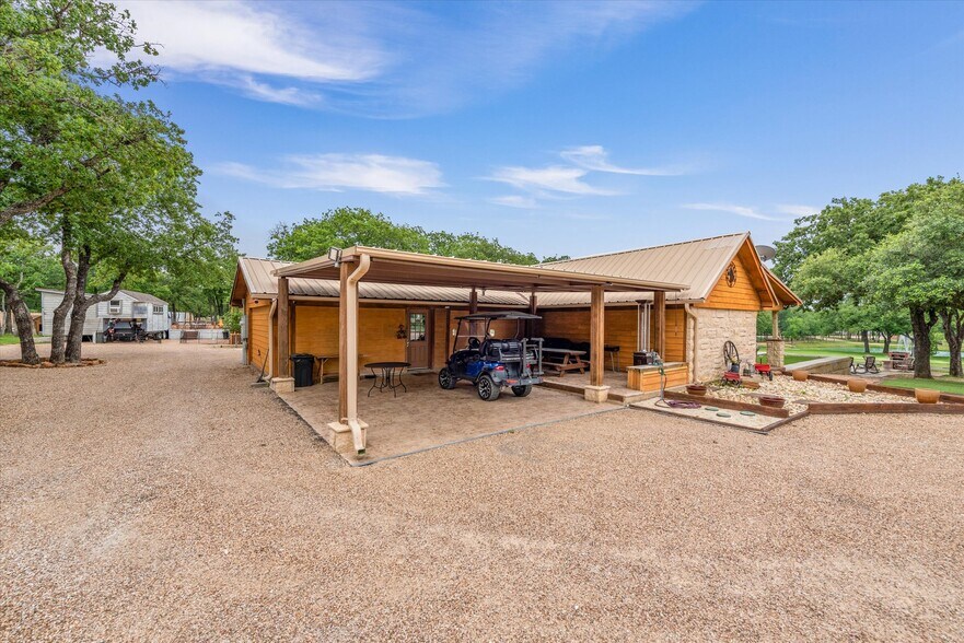 More Photos Of 1000 County Road 904, Joshua Golf Course Driving Range For Sale