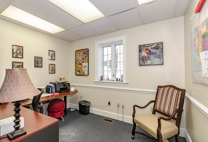 More Photos Of 215 Church St, Lenoir Office For Lease