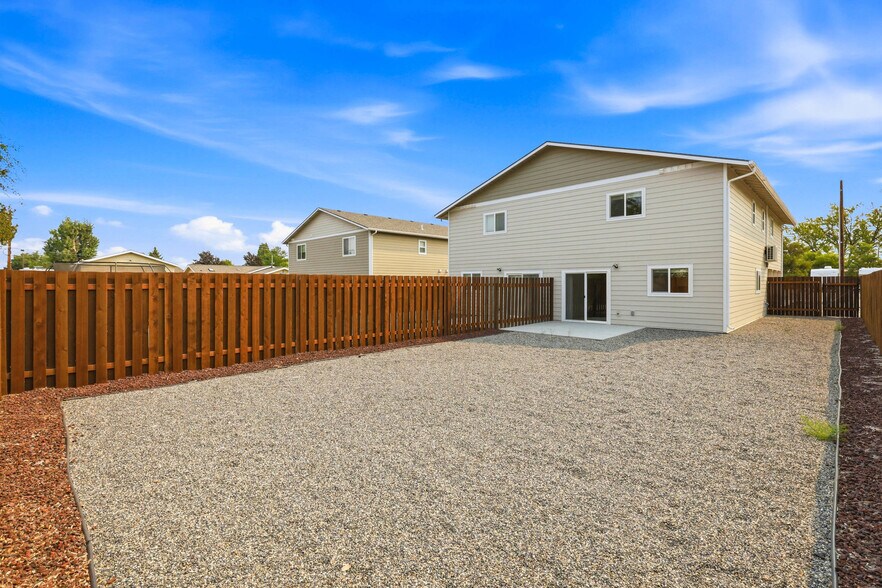 More Photos Of 255 NE Fourth St, Irrigon Specialty For Sale