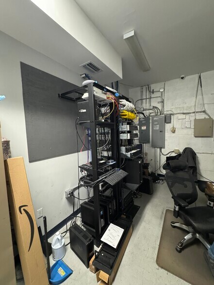 More Photos Of 2001 NW 93rd Ave, Miami Warehouse For Sale