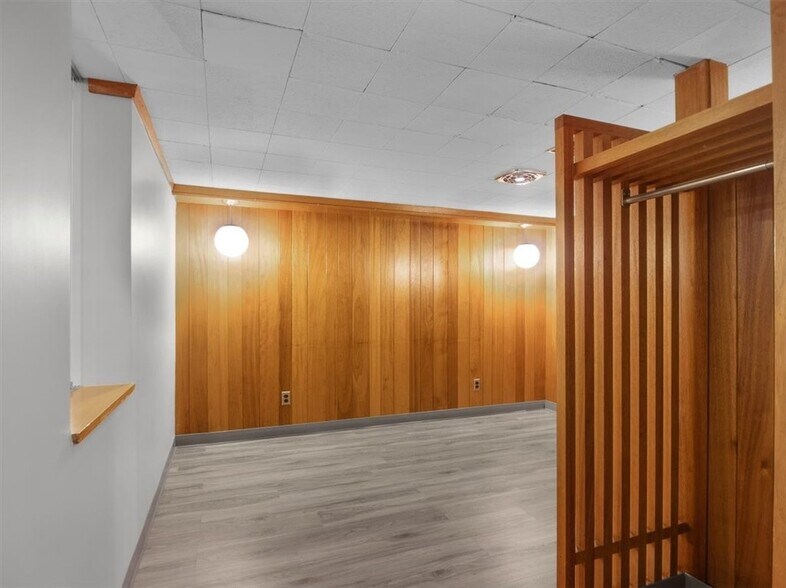 More Photos Of 5973 Walworth Rd, Ontario Medical For Sale