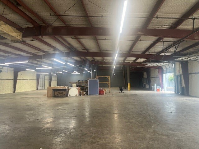 More Photos Of 1942 S Interstate 35, San Marcos Warehouse For Sale