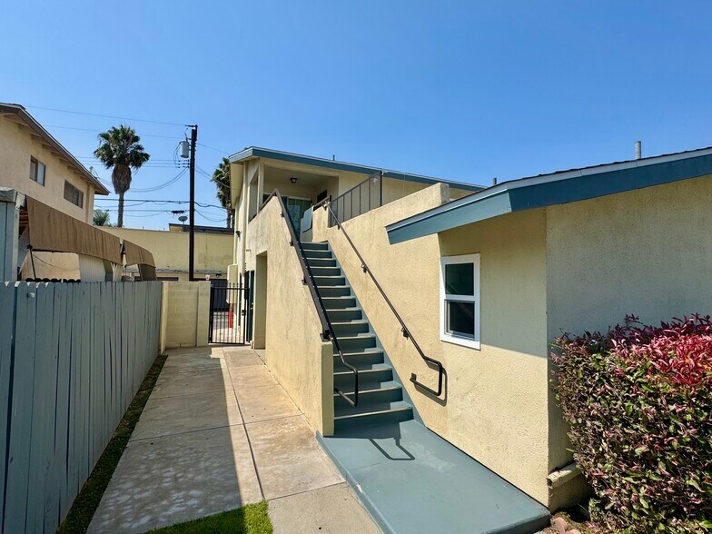 More Photos Of 3238 W Cabot Dr, Anaheim Apartments For Sale