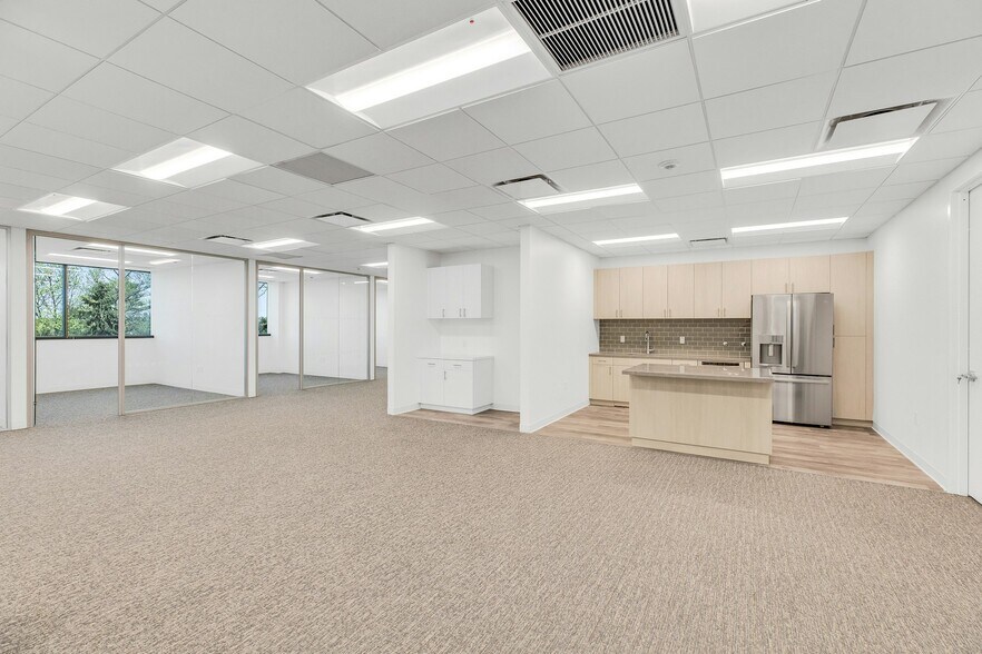 More Photos Of 1000 Woodbury Rd, Woodbury Office For Lease