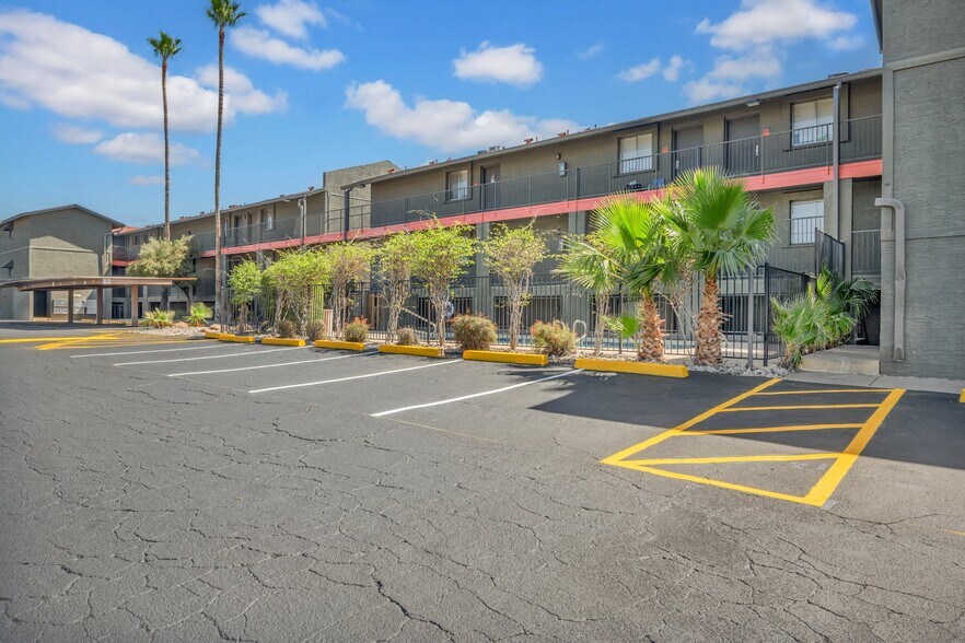 More Photos Of 2424 E Grandview Rd, Phoenix Apartments For Sale