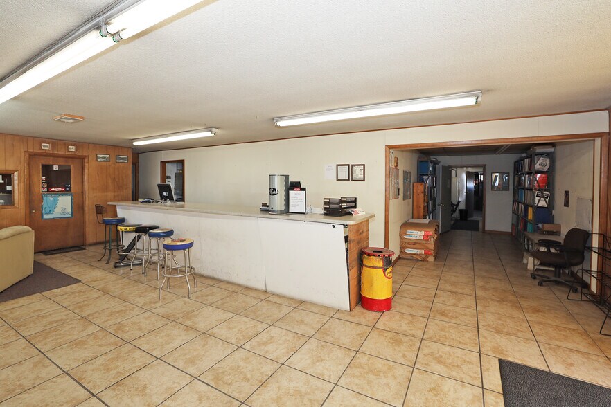 More Photos Of 1841 S Bolton St, Amarillo Auto Repair For Sale