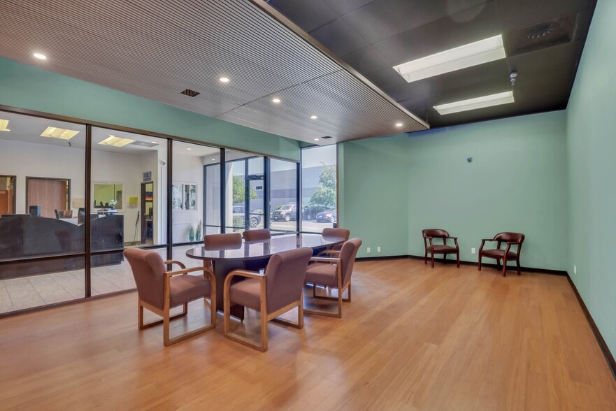 More Photos Of 2962 Seaborg Ave, Ventura Warehouse For Sale