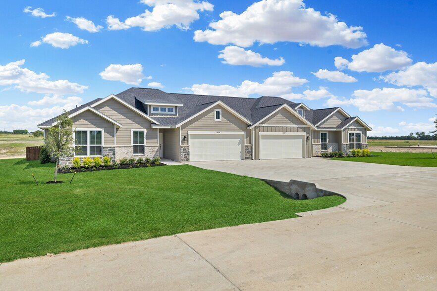 More Photos Of 4059 Clovis St, Midlothian Multifamily For Sale