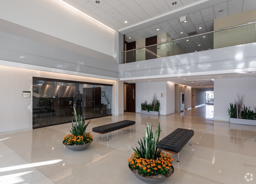 More Photos Of 1111 E Touhy Ave, Des Plaines Office For Lease