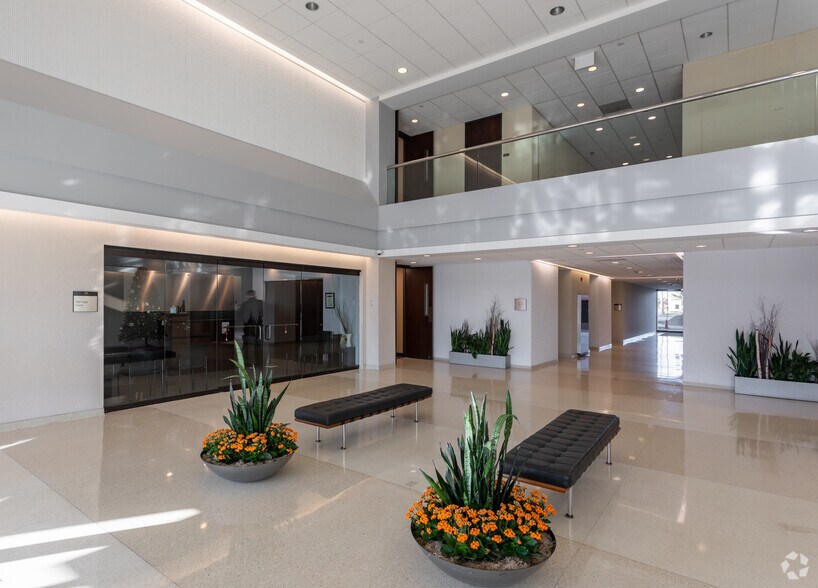 More Photos Of 1111 E Touhy Ave, Des Plaines Office For Sale