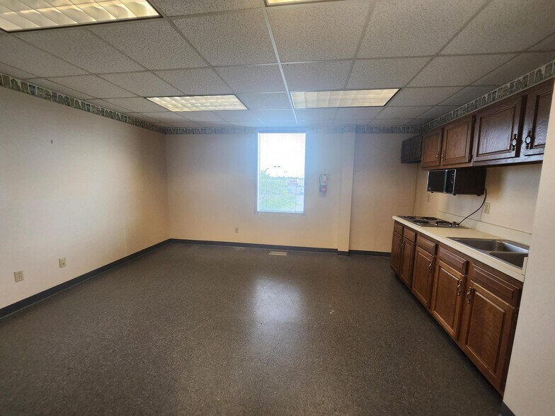 More Photos Of 2600 Zion Rd, Henderson Office For Sale