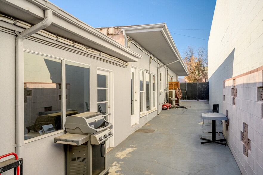 More Photos Of 2304-2306 Burbank blvd, Burbank Office Residential For Sale
