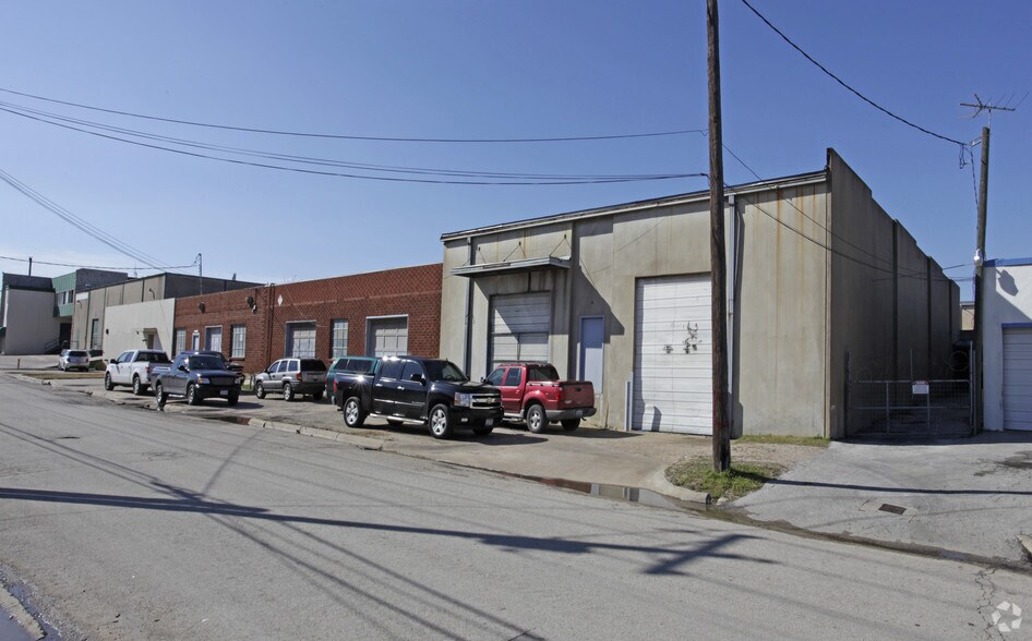 More Photos Of 2742 Bryan Ave, Fort Worth Unknown For Lease