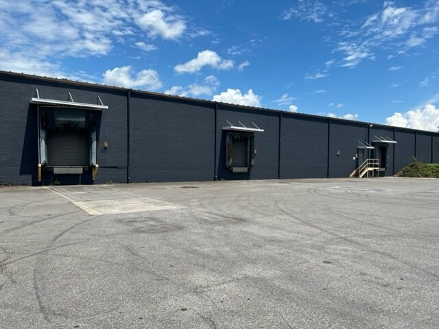 More Photos Of 3540 Corporate Dr, Dalton Warehouse For Lease