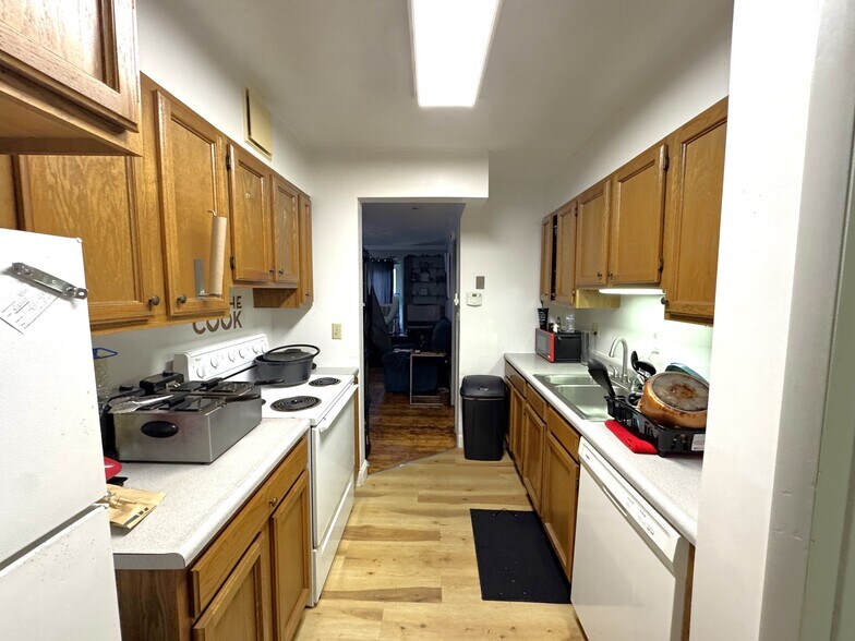 More Photos Of 28 Frederick St, Binghamton Office Residential For Sale
