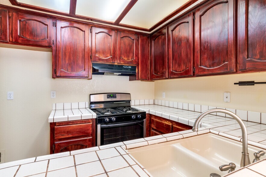 More Photos Of 19087 Allegheny Rd, Apple Valley Apartments For Sale