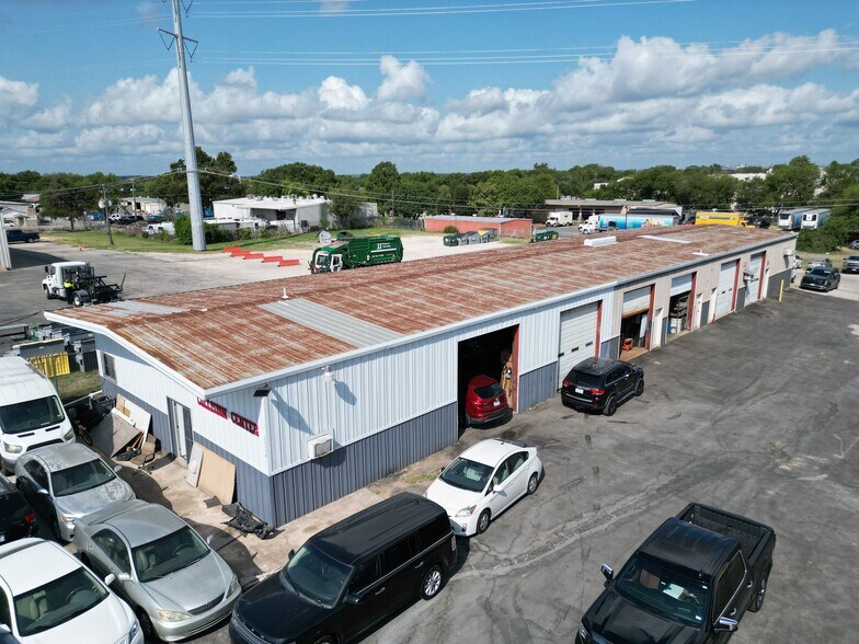 More Photos Of 11116 N Lamar Blvd, Austin Service For Sale