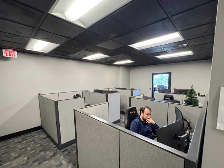 More Photos Of 5770 E Skelly Dr, Tulsa Office For Sale