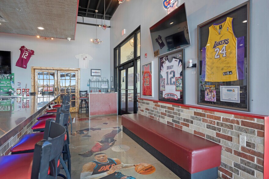 More Photos Of 7609 Hillside Rd, Amarillo Freestanding For Lease