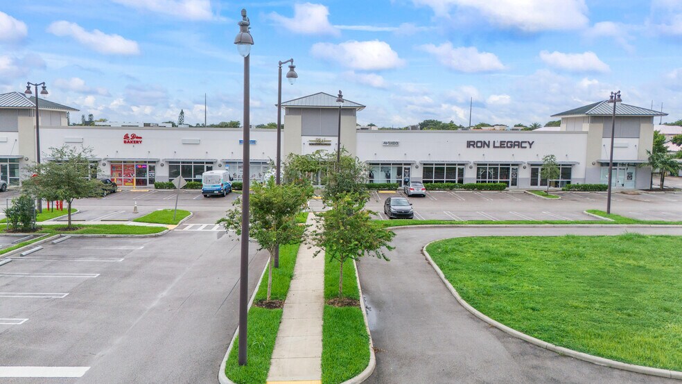 More Photos Of 1400-1420 NE 8th St, Homestead Storefront For Lease