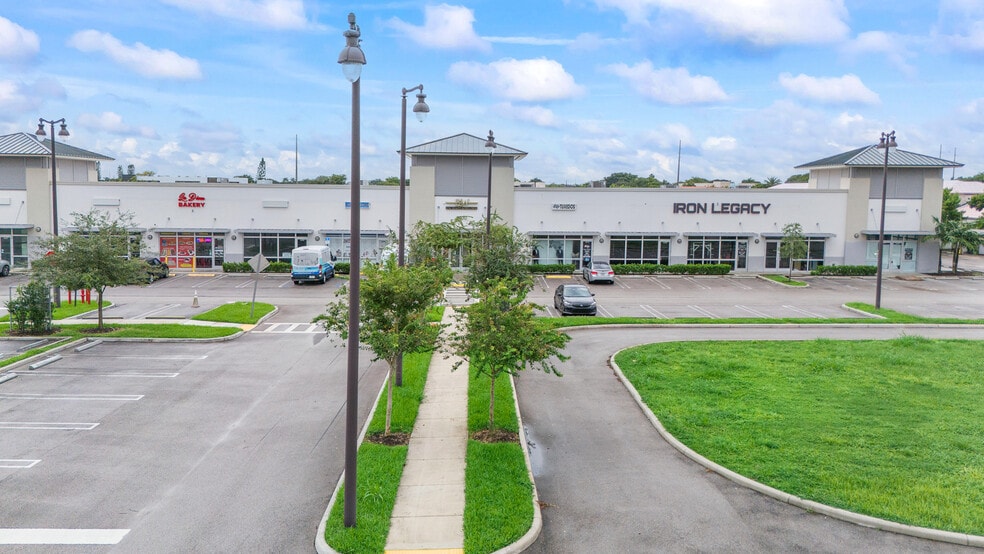 More Photos Of 1400-1420 NE 8th St, Homestead Storefront For Lease