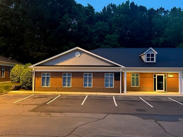 More Photos Of 8045 Corporate Center Dr, Charlotte Coworking Space