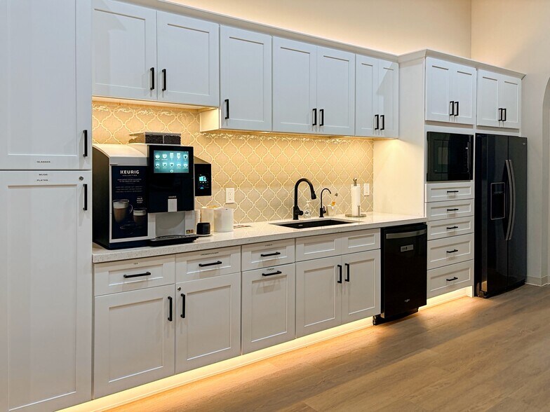 More Photos Of 890 W Elliot Rd, Gilbert Office For Lease