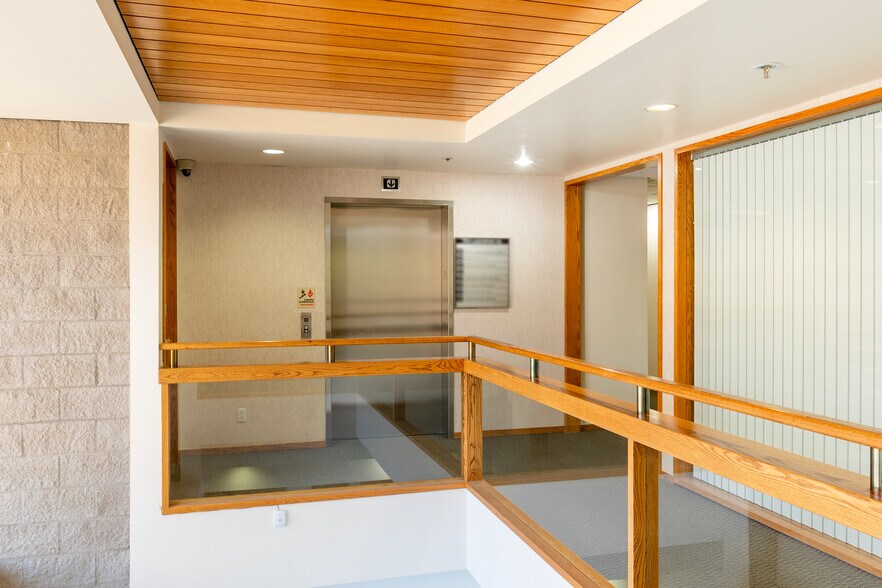 More Photos Of 8733 Lakewood Dr, Windsor Office For Sale