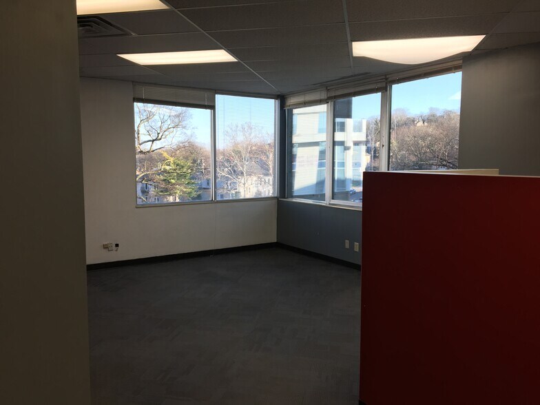 More Photos Of 3212 West End Ave, Nashville Office For Lease