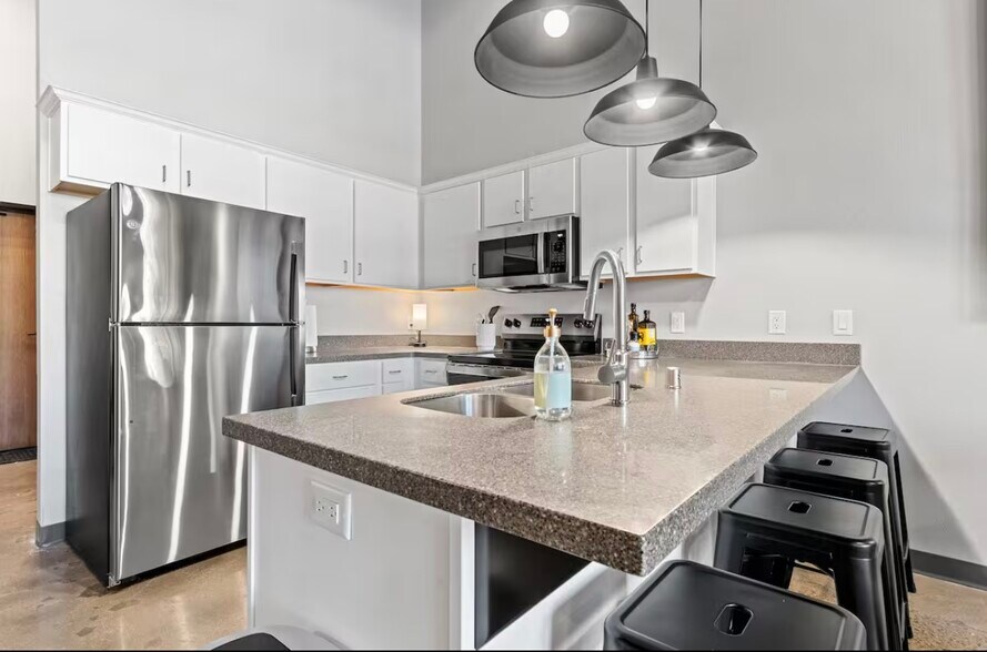 More Photos Of 216 Northland Ave, Green Bay Apartments For Sale
