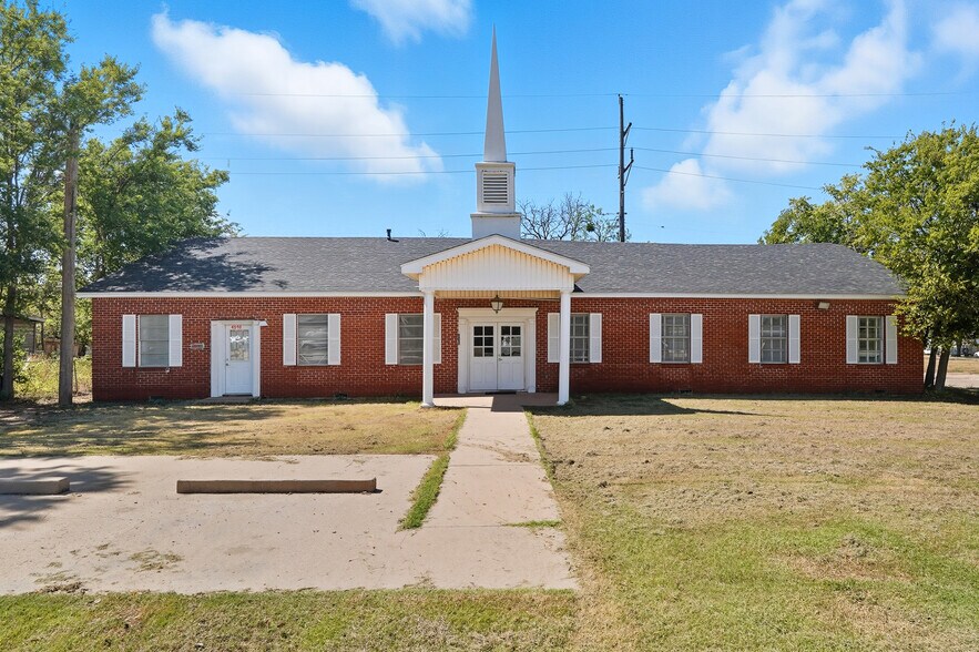 More Photos Of 1510 Portland Ave, Abilene Lodge Meeting Hall For Sale