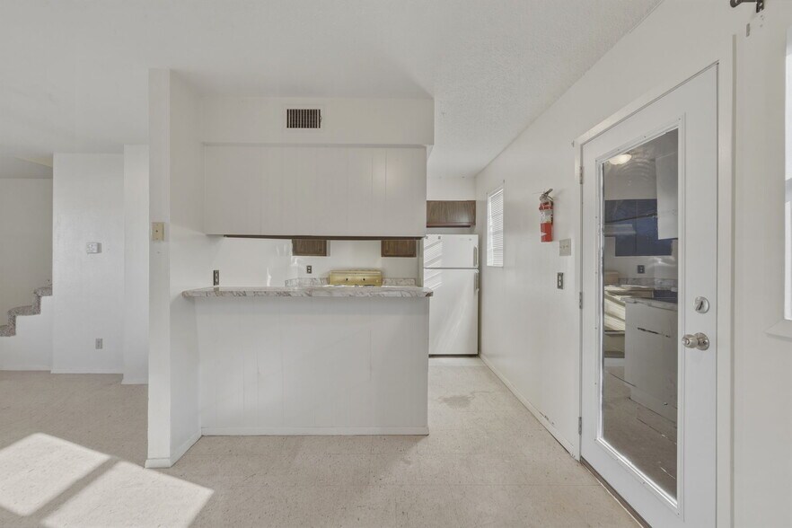 More Photos Of 1728 Pulliam St, San Angelo Apartments For Sale