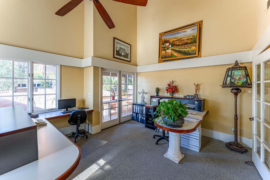 More Photos Of 2398 San Diego Ave, San Diego Office For Sale