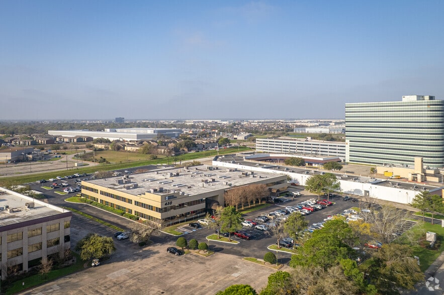More Photos Of 450 N Sam Houston Pky E, Houston Medical For Lease