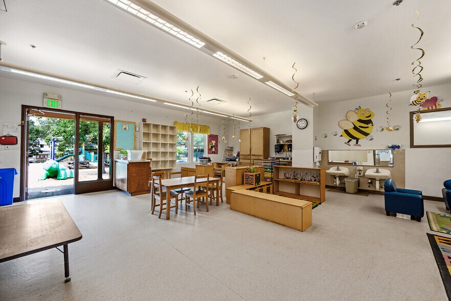 More Photos Of 4930 Newanga Ave, Santa Rosa Religious Facility For Lease