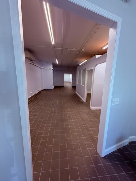More Photos Of 225 34th St, Brooklyn Light Manufacturing For Lease