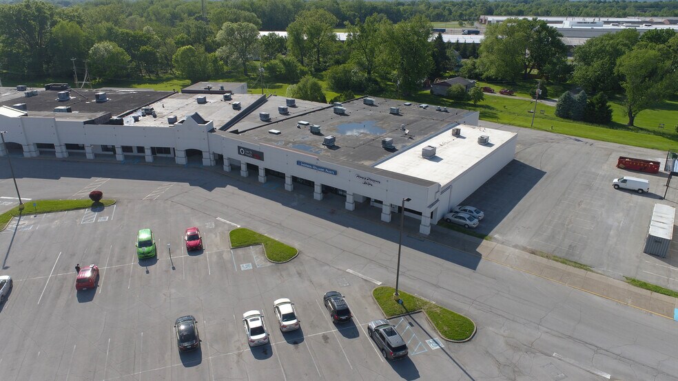 More Photos Of 1009-1411 10th St, Jeffersonville Unknown For Lease