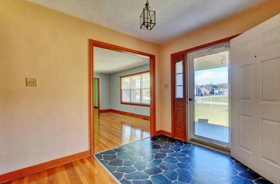More Photos Of 4530 Shoulders Hill Rd, Suffolk Medical For Sale