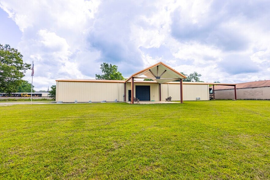 More Photos Of 2418 US-31, Falkville Warehouse For Sale
