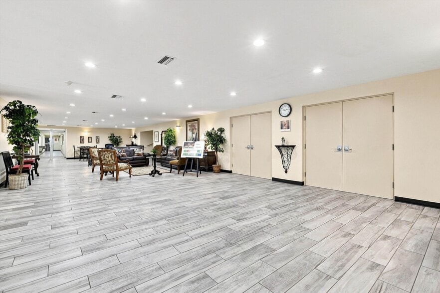 More Photos Of 7602 Kenya St, Jacksonville Specialty For Sale