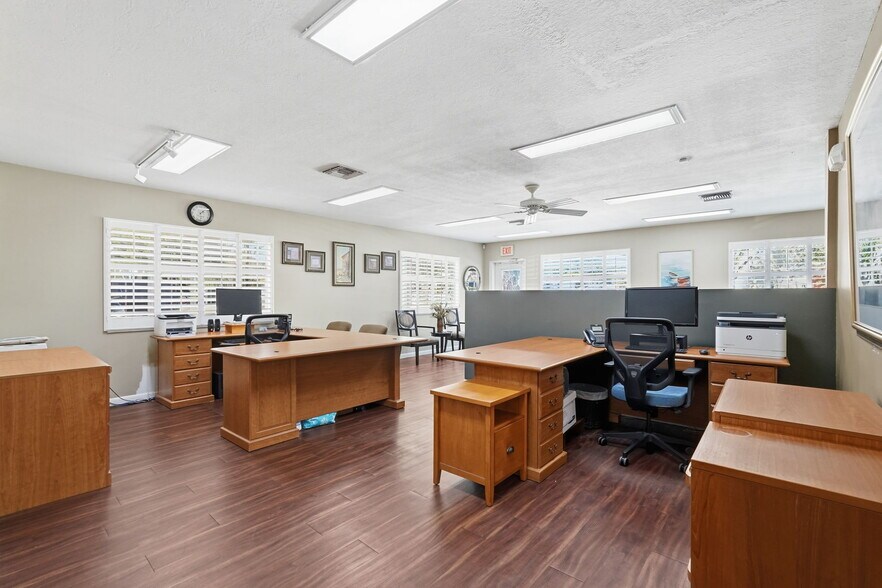 More Photos Of 500-510 Tarpon Ave E, Tarpon Springs Office For Sale