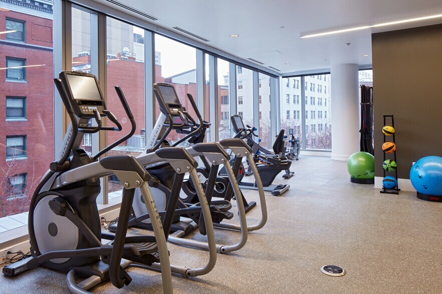 More Photos Of 760 SW 9th Ave, Portland Office For Lease