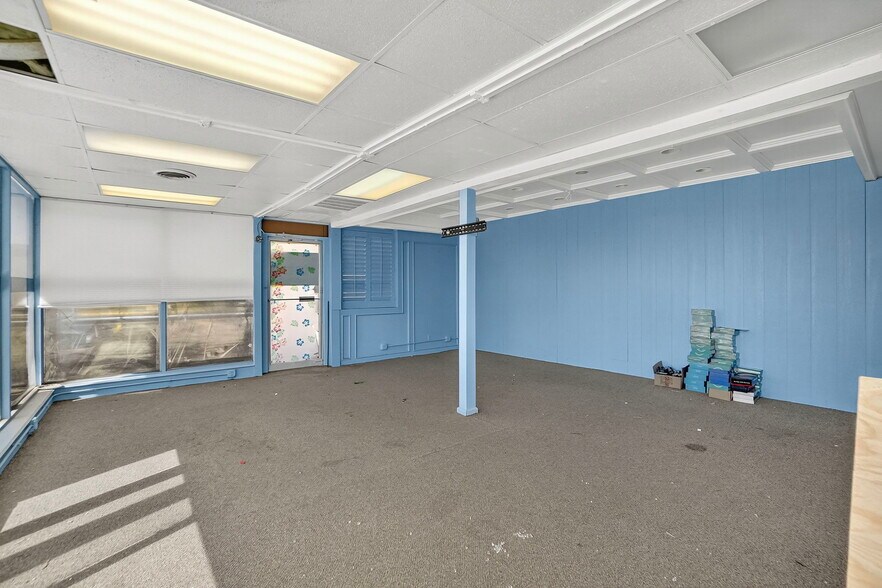 More Photos Of 2201 E 8th St, Odessa Office For Sale
