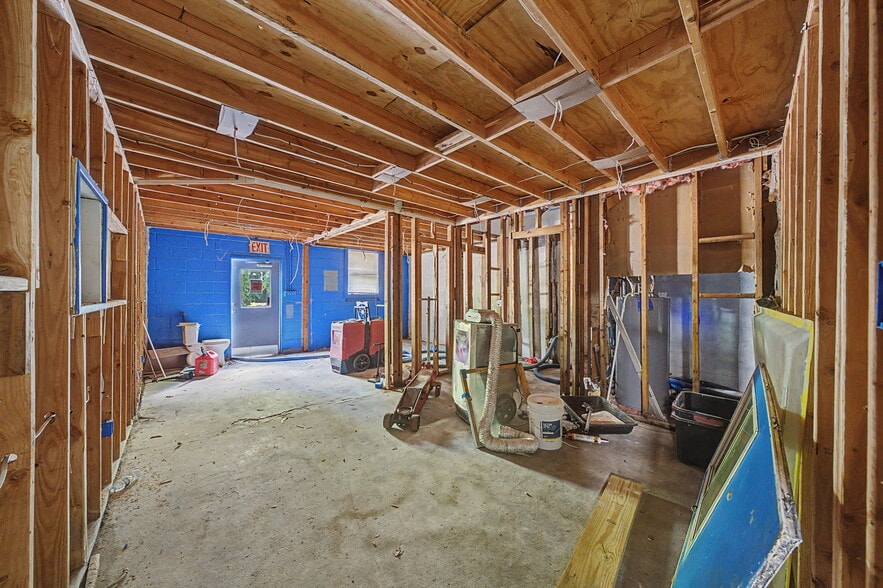 More Photos Of 23 Malcolm St, Morristown Industrial For Sale