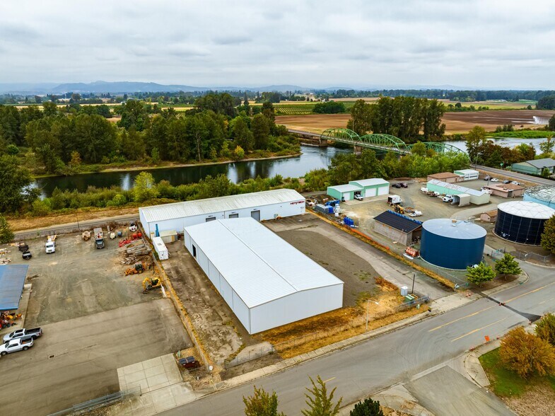 More Photos Of 810 S 2nd St, Harrisburg Warehouse For Lease